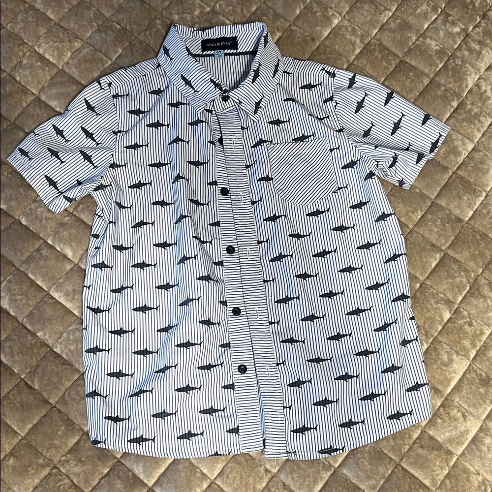 Andy & Evan Boys size 6 Lightweight Short Sleeve Button Down Shark Pattern
